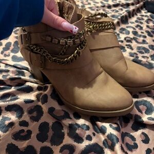 Montana West Tan Ankle Boots with Gold Chain